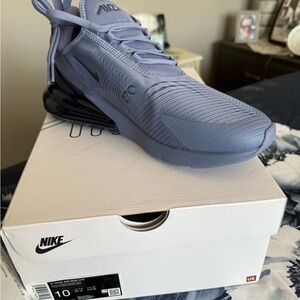 Nike Air Max 270 Women’s Shoes - Indigo/ Midnight Navy. Never worn. Still in box